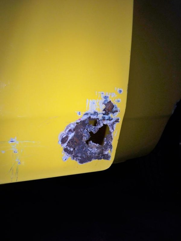 autre trou à l'extérieur ^^