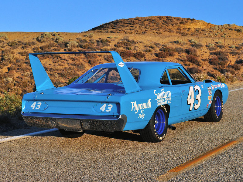 1970-Plymouth-Superbird-rear.jpg (319.71 Kio) Consulté 2350 fois 1970-Plymouth-Superbird-rear.jpg